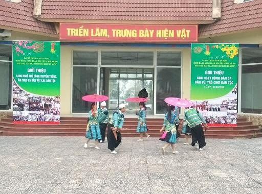 Festival featuring craft villages opens - ảnh 1